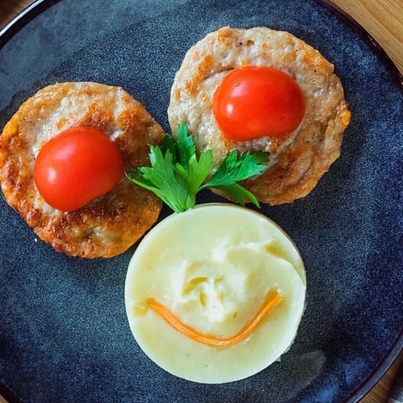 Пюре с куриной котлетой