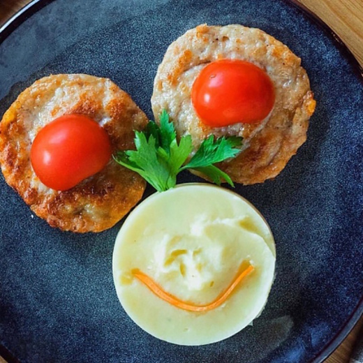 Пюре с куриной котлетой